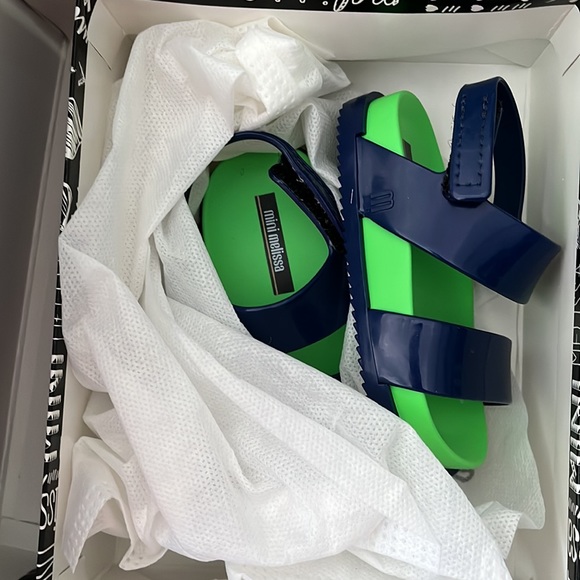 Adorable 🥰 Mini Melissa cosmic sandal navy/green. NIB - Picture 2 of 3